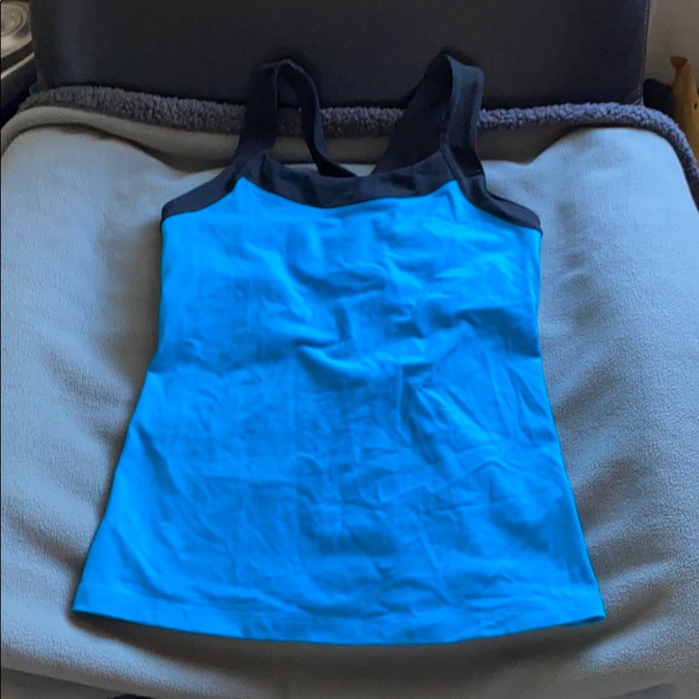Lucy Workout Cross Back Tank - Picture 4 of 4
